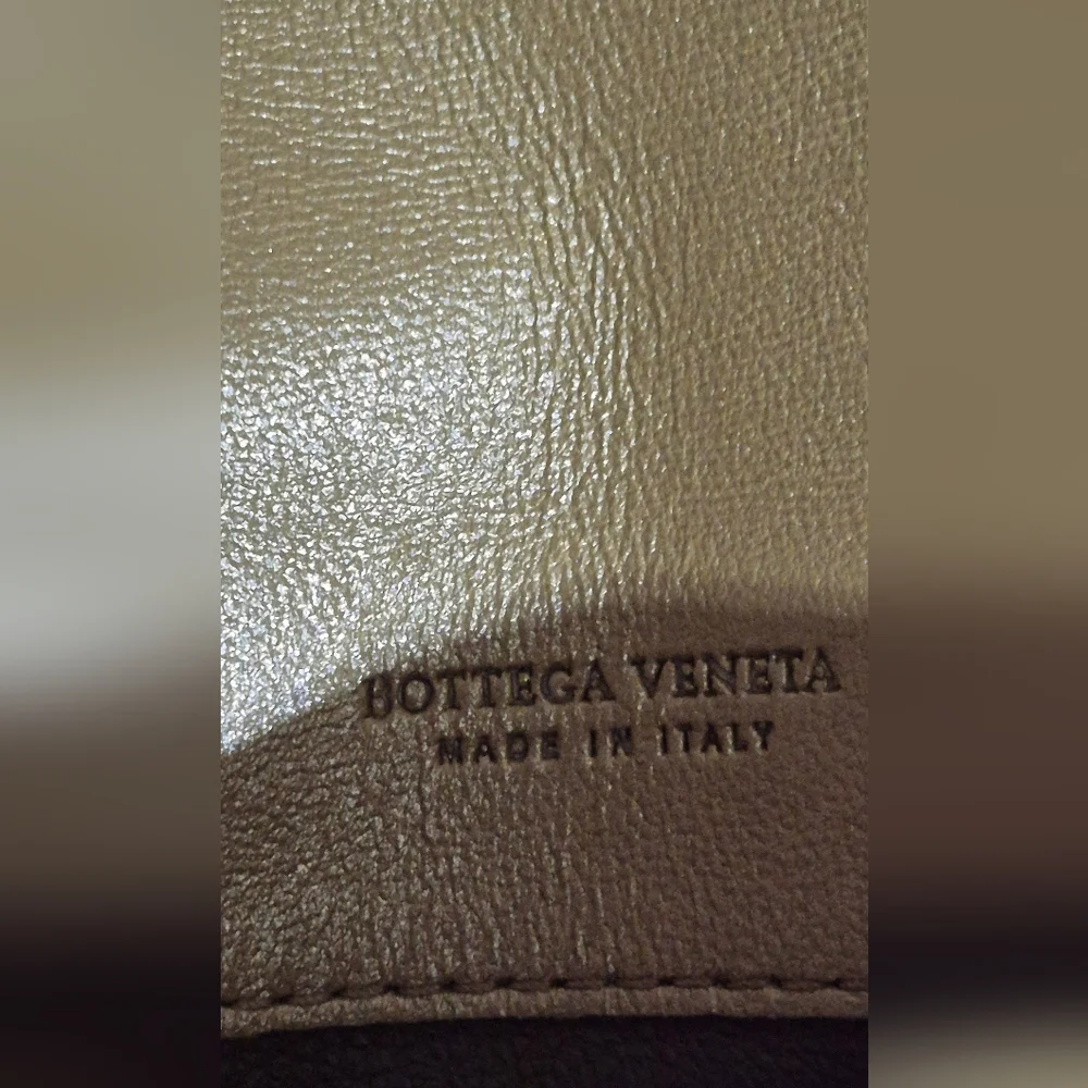 Bottega Veneta Cream shiny golden color long wallet - Picture 11 of 15
